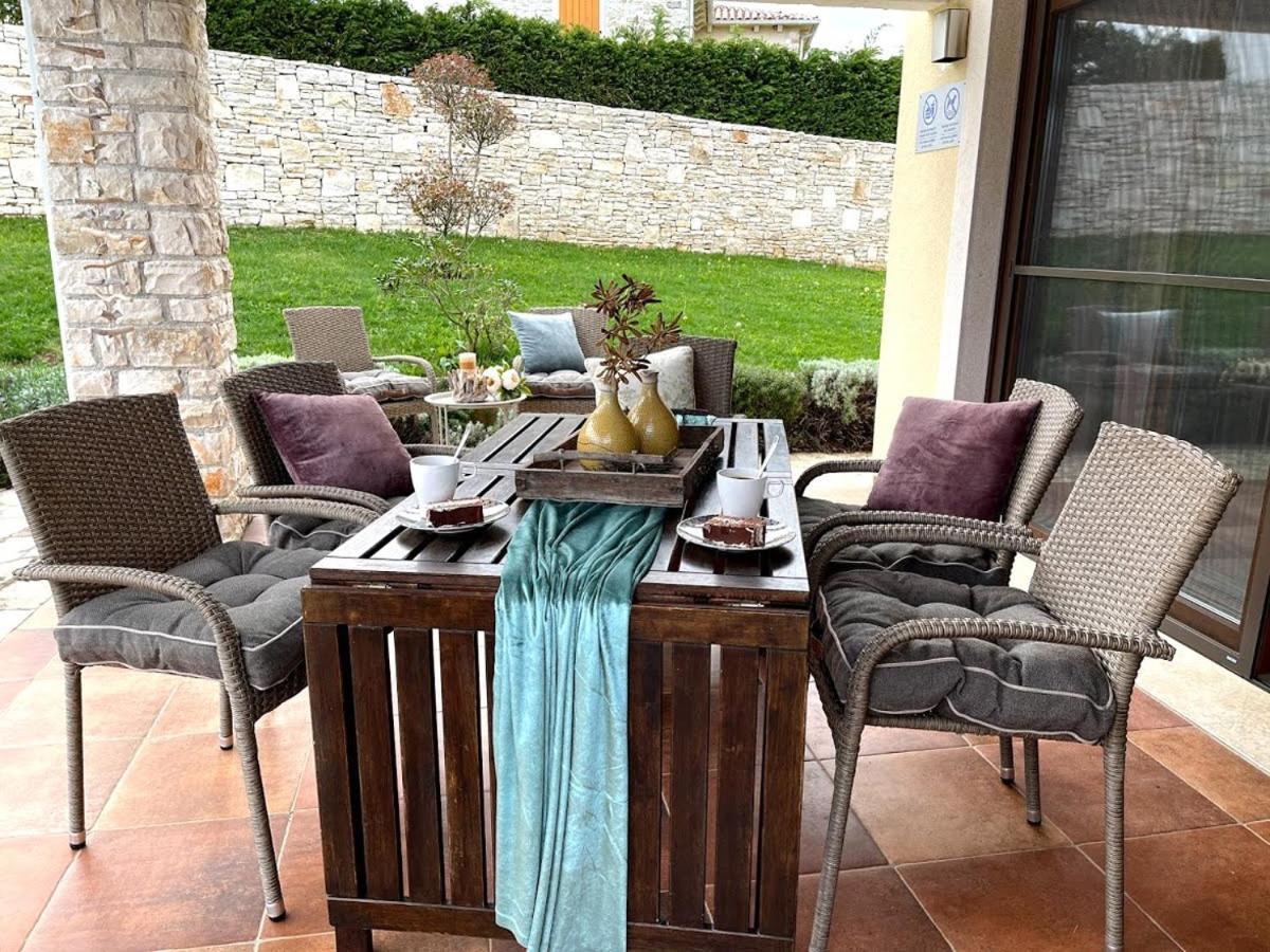 Villas Adagio Rojnići Εξωτερικό φωτογραφία